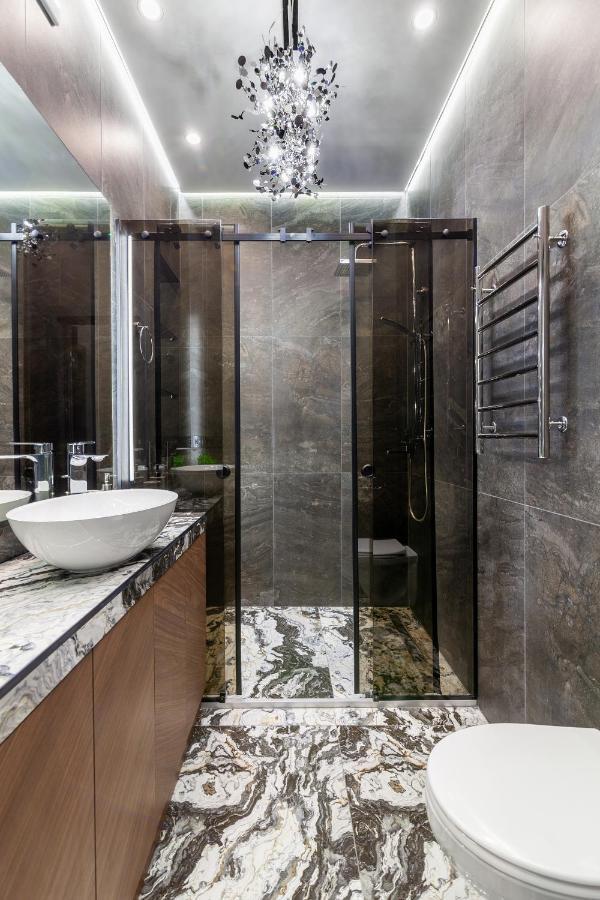 Royal Vip Apartment On Gorodotska 31 リヴィウ エクステリア 写真